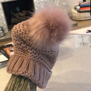 Windsor Pom beanie!